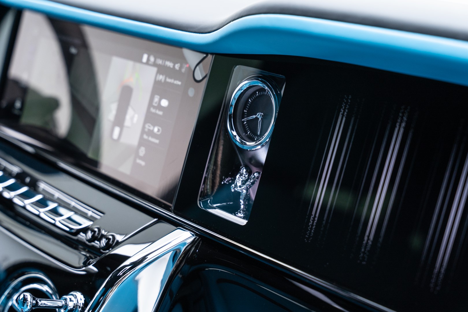 2025 ROLLS ROYCE CULLINAN | GCC | SANCTUARY SEATS | BESPOKE SOUND SYSTEM | CURTAINS